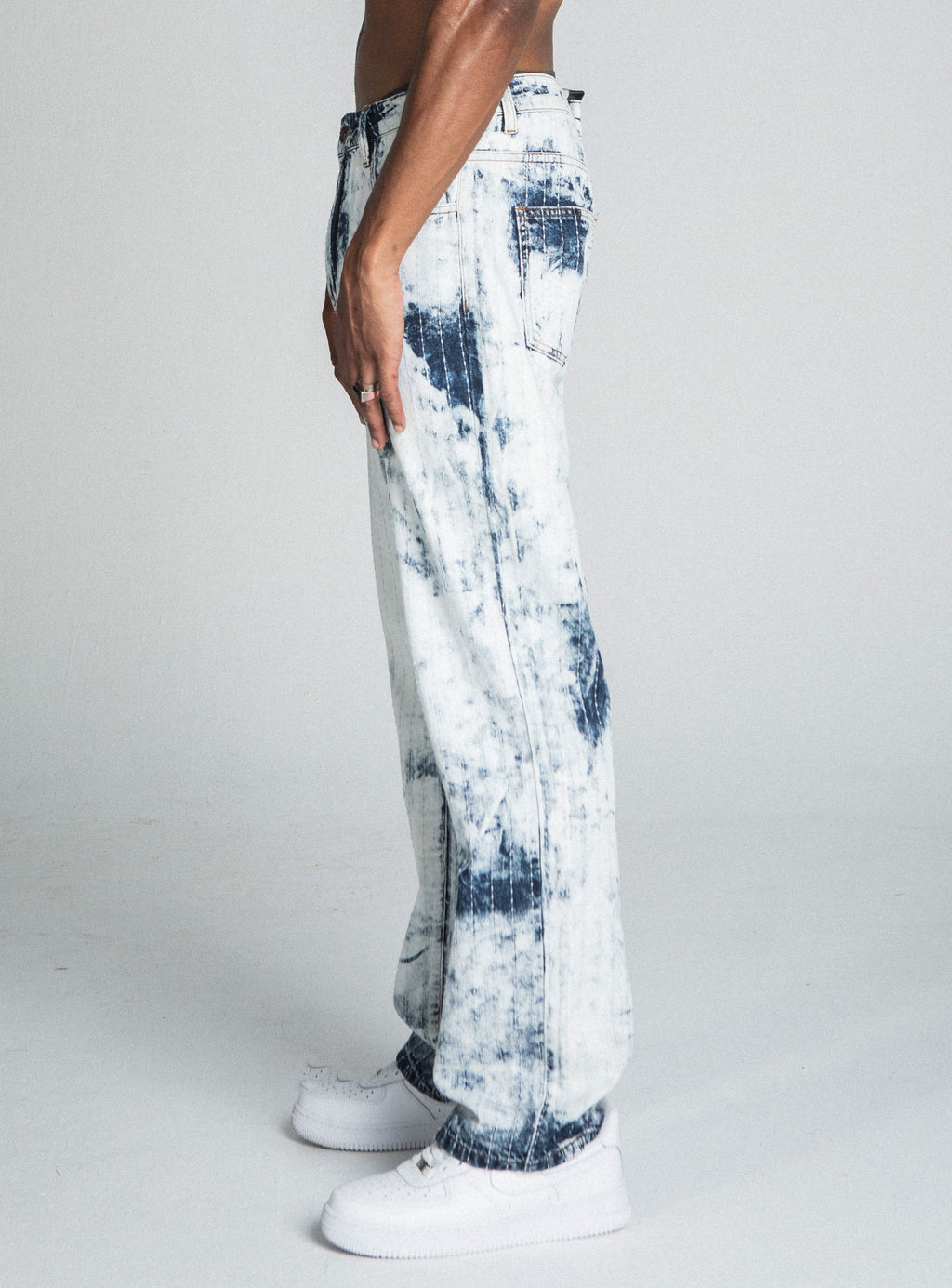 AJ01L-1 Tie-Dye Loose Jeans - product image 2