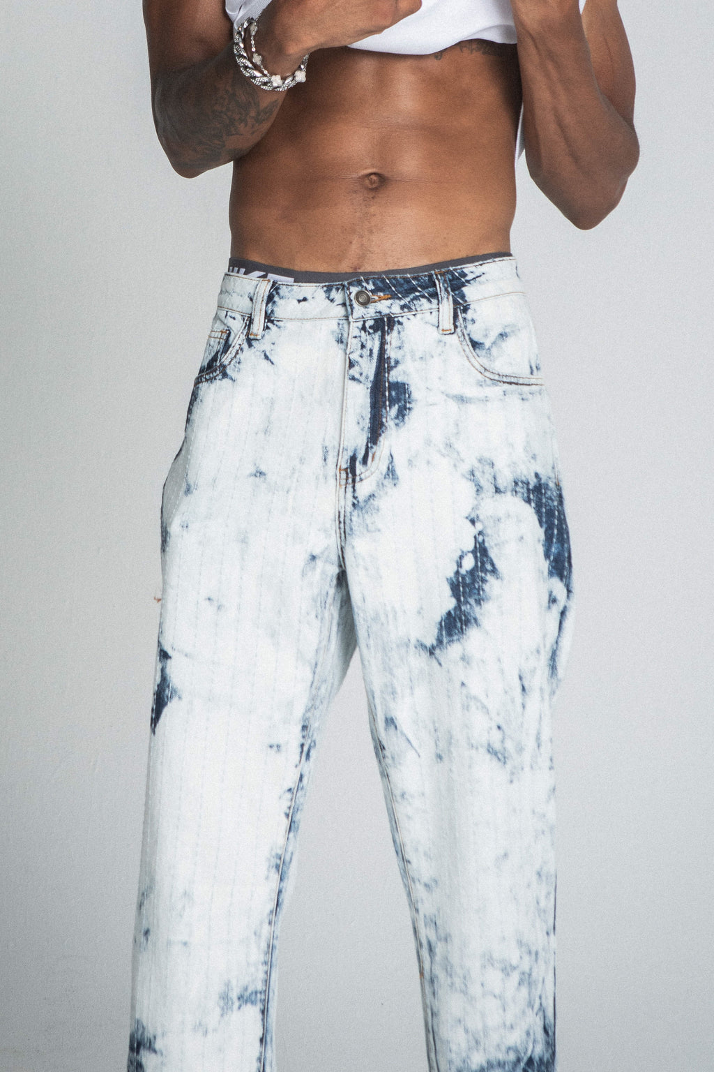 AJ01L-1 Tie-Dye Loose Jeans - product image 5
