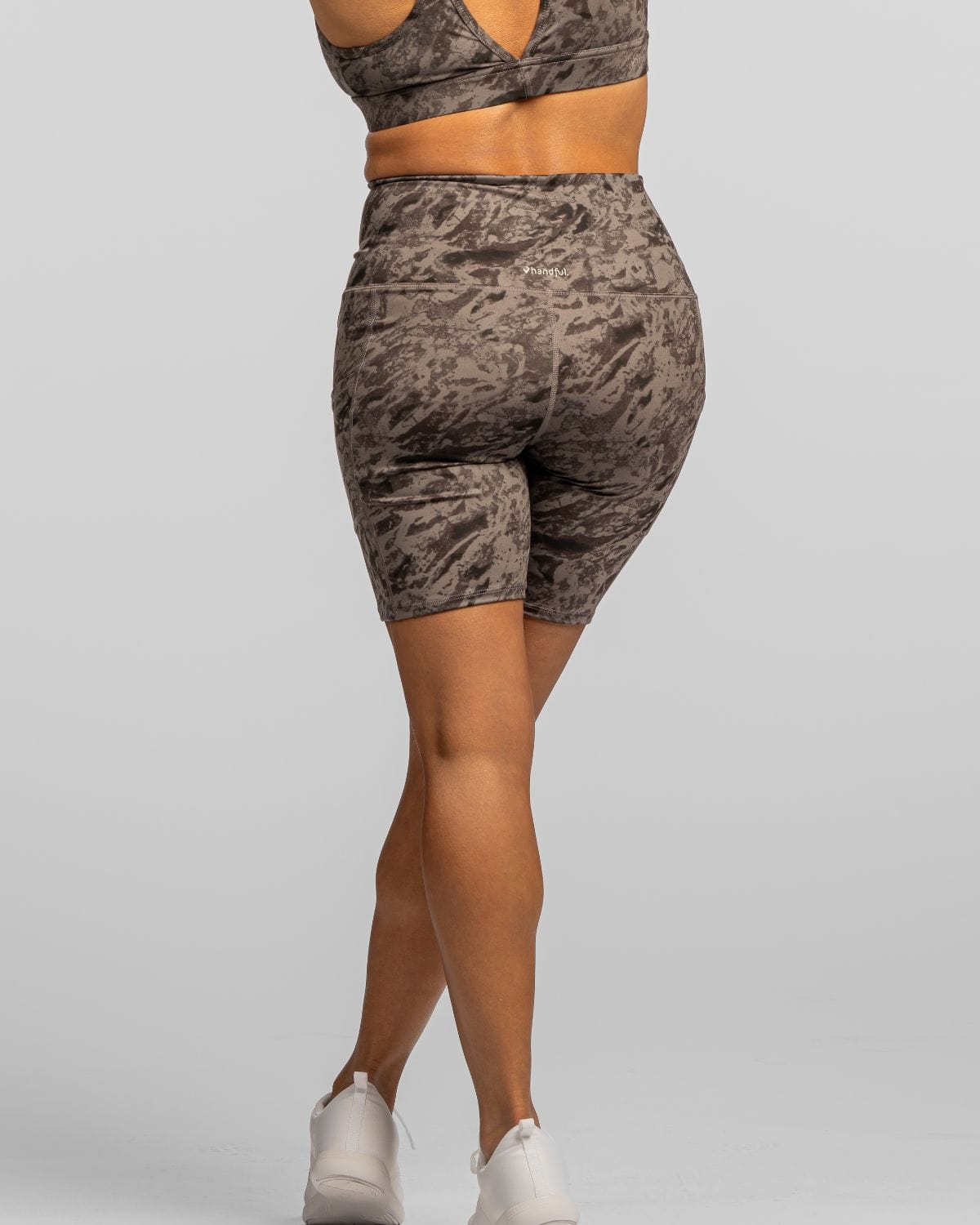 Hi Five High-Waisted Biker Short – Rock Steady (S)