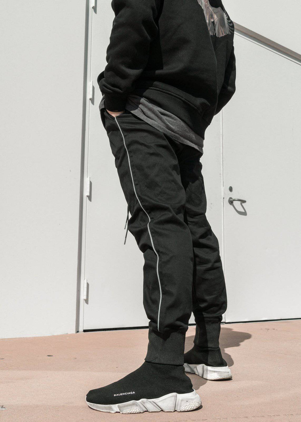 Men's Tactical Strap Cargo Joggers in Black - Konus