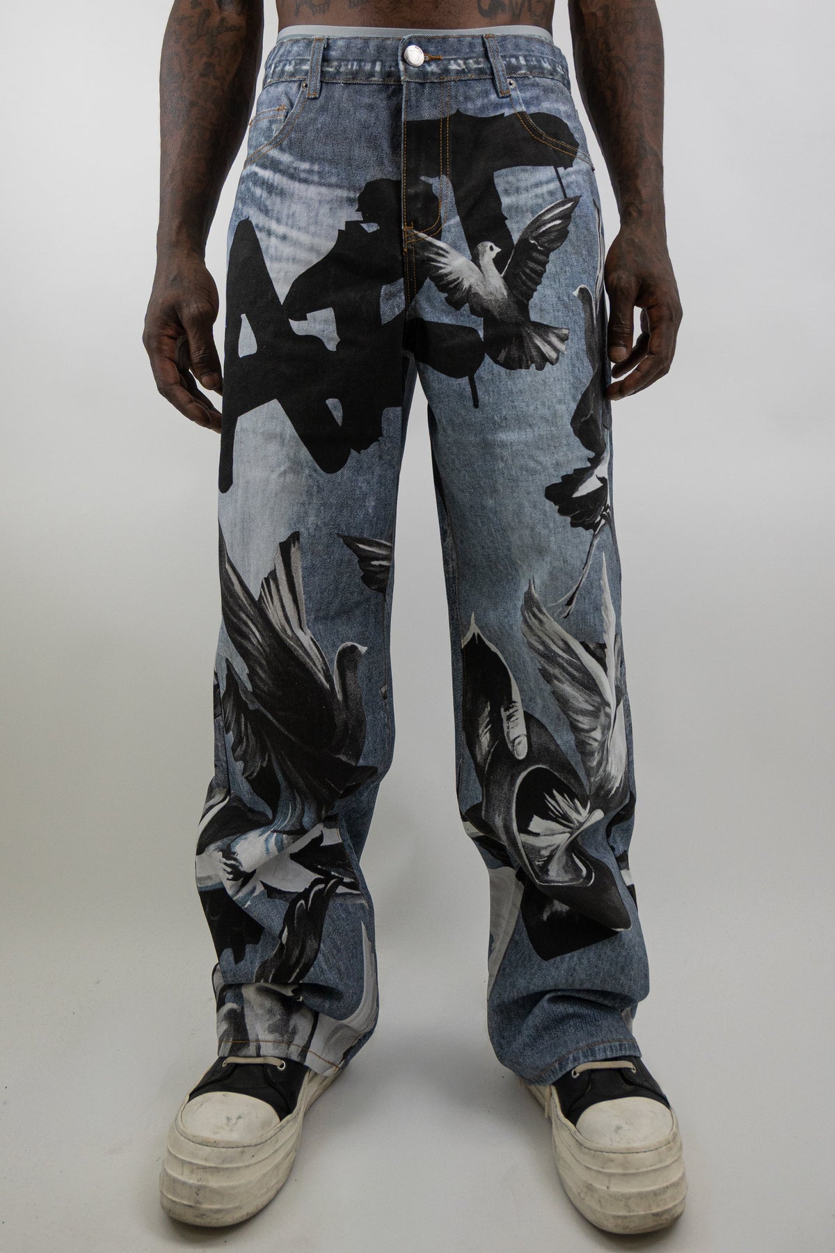 RM204B Art Graphic Baggy Jeans