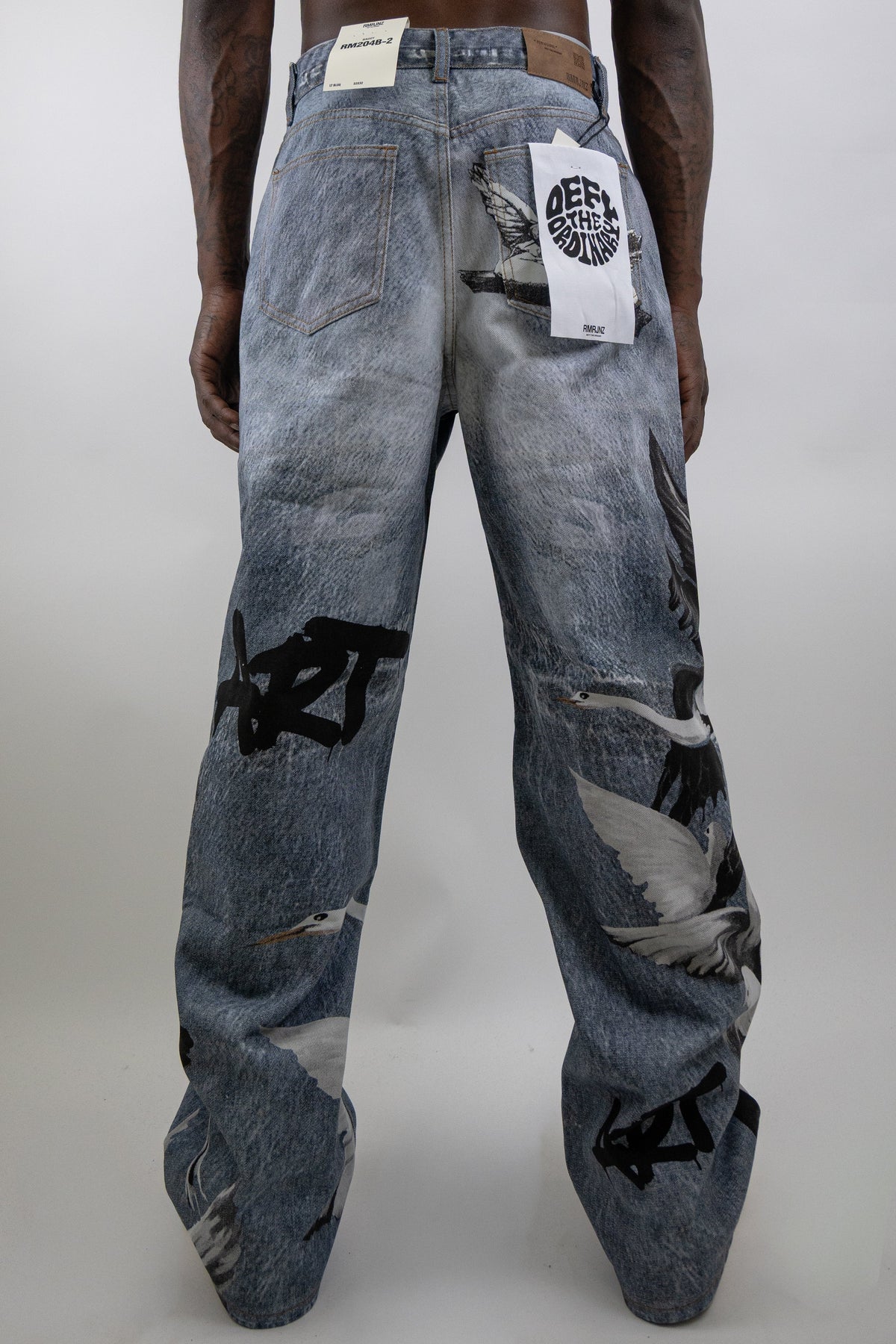 RM204B ART - Graphic Printed Baggy Jeans
