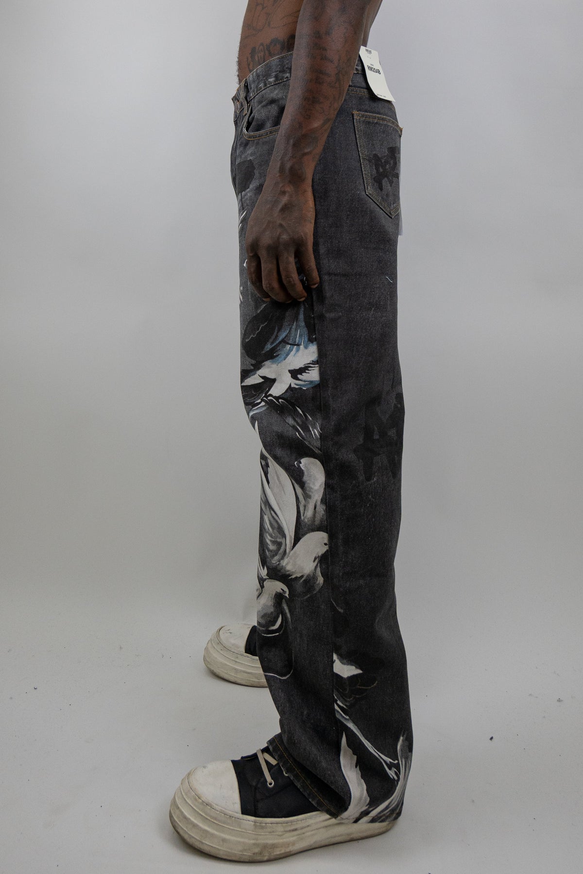 RM204B ART - Graphic Printed Baggy Jeans