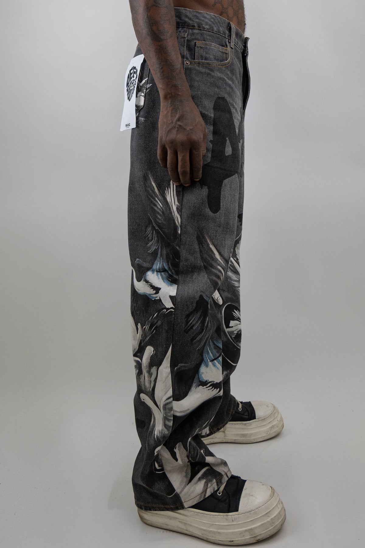 RM204B ART - Graphic Printed Baggy Jeans