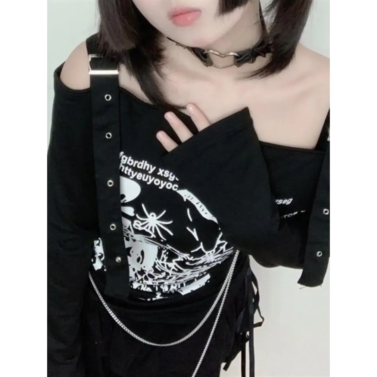 Women's Gothic Skull Off-Shoulder Tee - product image 4